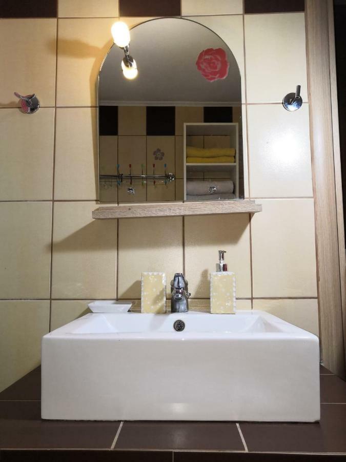 Brick Apartment Néa Péramos 外观 照片
